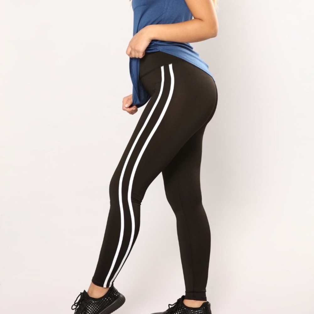 Not your average active leggings ( Fashion nova )
